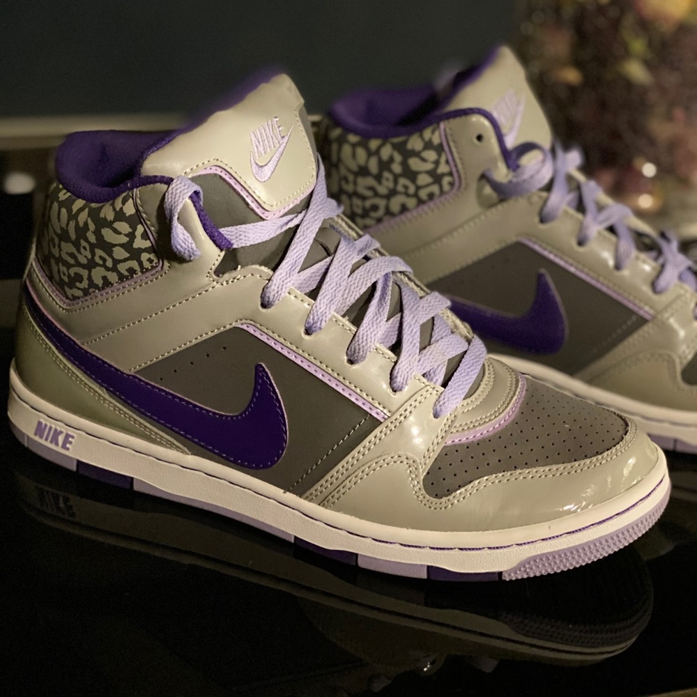 Nike - Picture 2 of 7